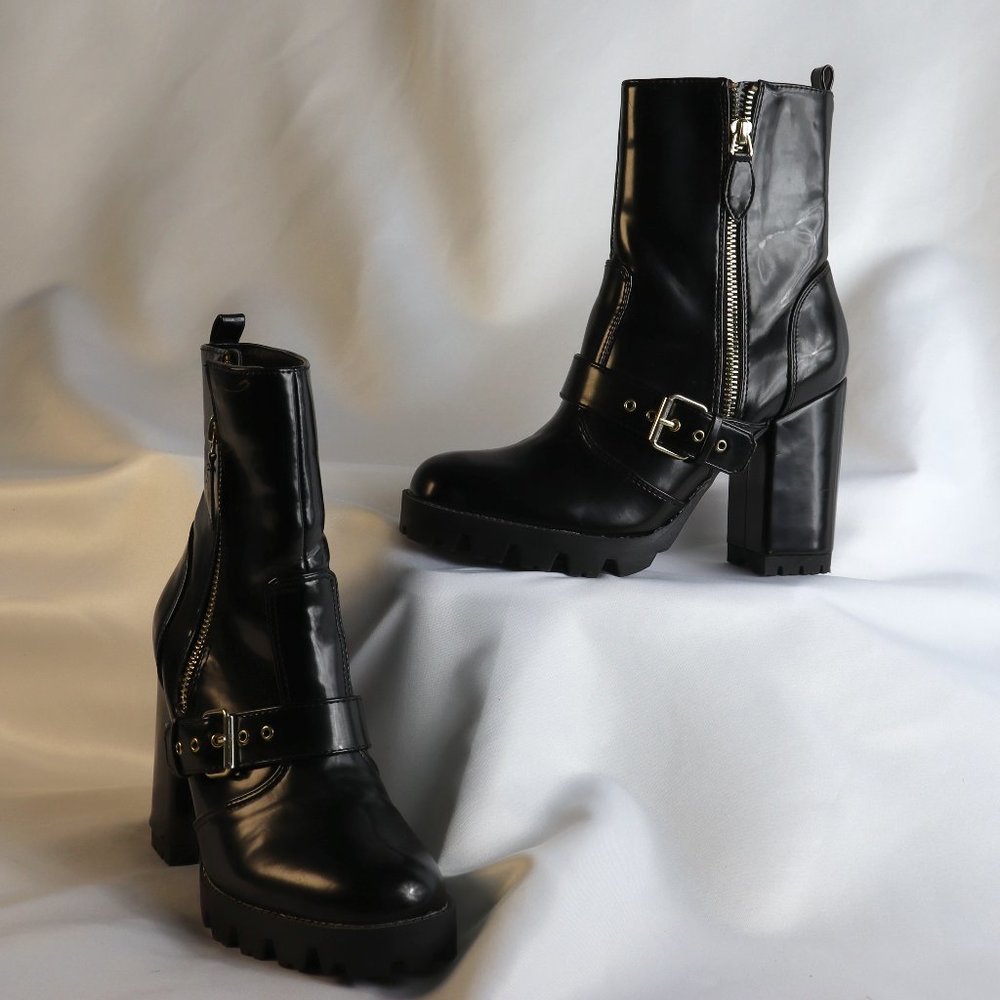 Patent leather Boots, Size 6